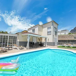 https://cozy-villa-in-madroal-de-faabe-with-large-private-pool.tenerifehoteles.net